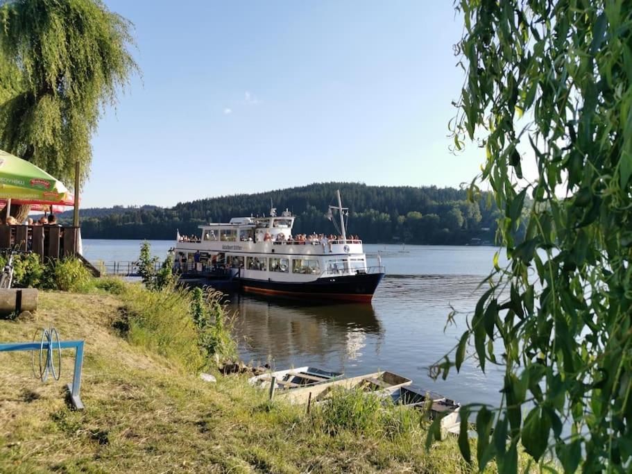 Apartman S Terasou A Vyhledem Na Jezero Lipno Kovarov ภายนอก รูปภาพ