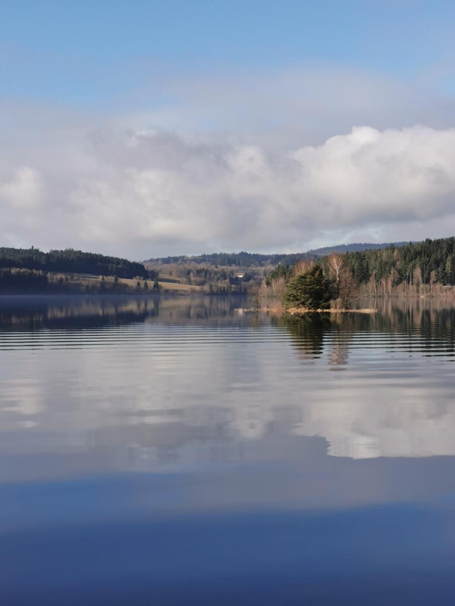 Apartman S Terasou A Vyhledem Na Jezero Lipno Kovarov ภายนอก รูปภาพ