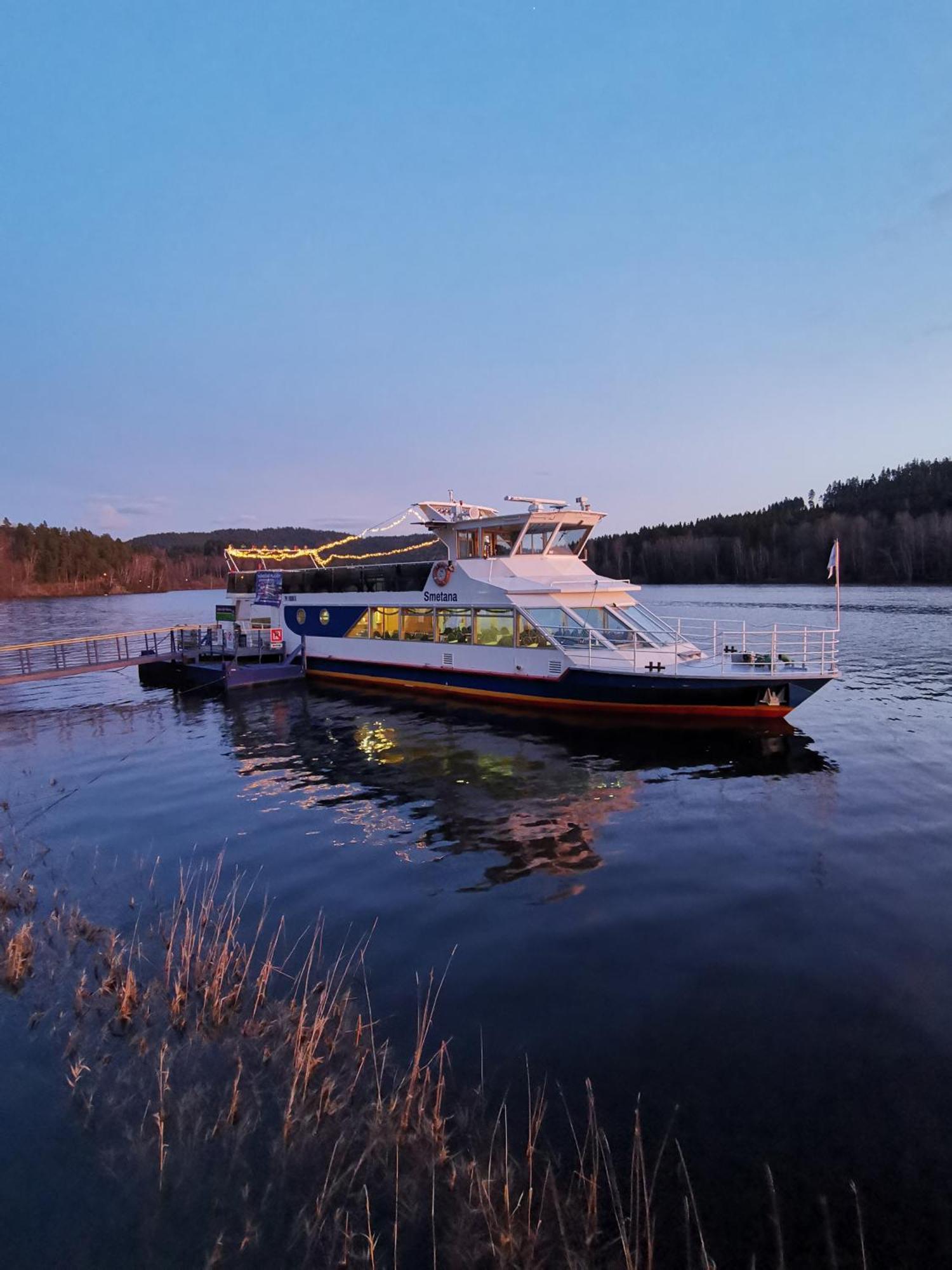 Apartman S Terasou A Vyhledem Na Jezero Lipno Kovarov ภายนอก รูปภาพ