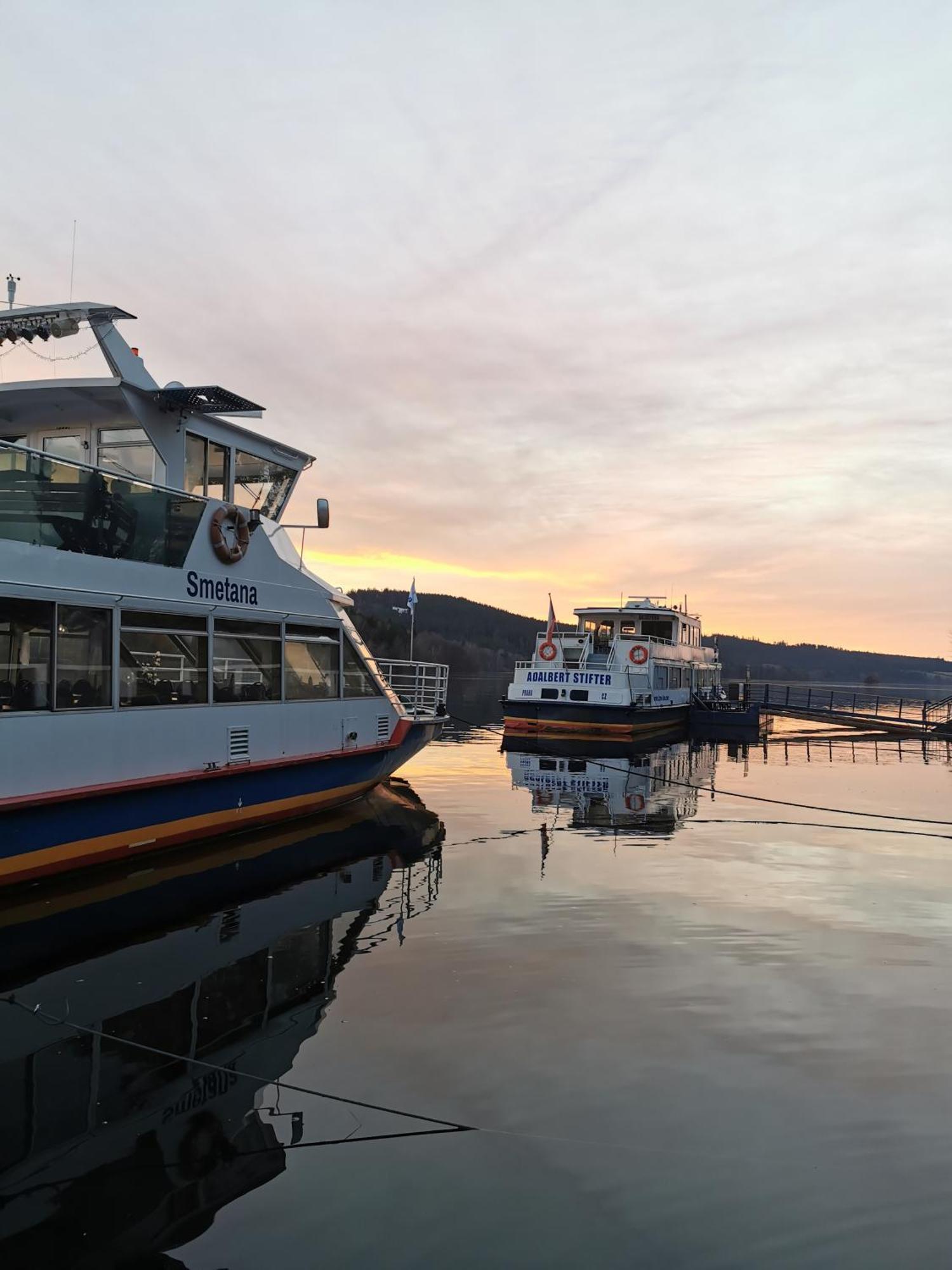 Apartman S Terasou A Vyhledem Na Jezero Lipno Kovarov ภายนอก รูปภาพ